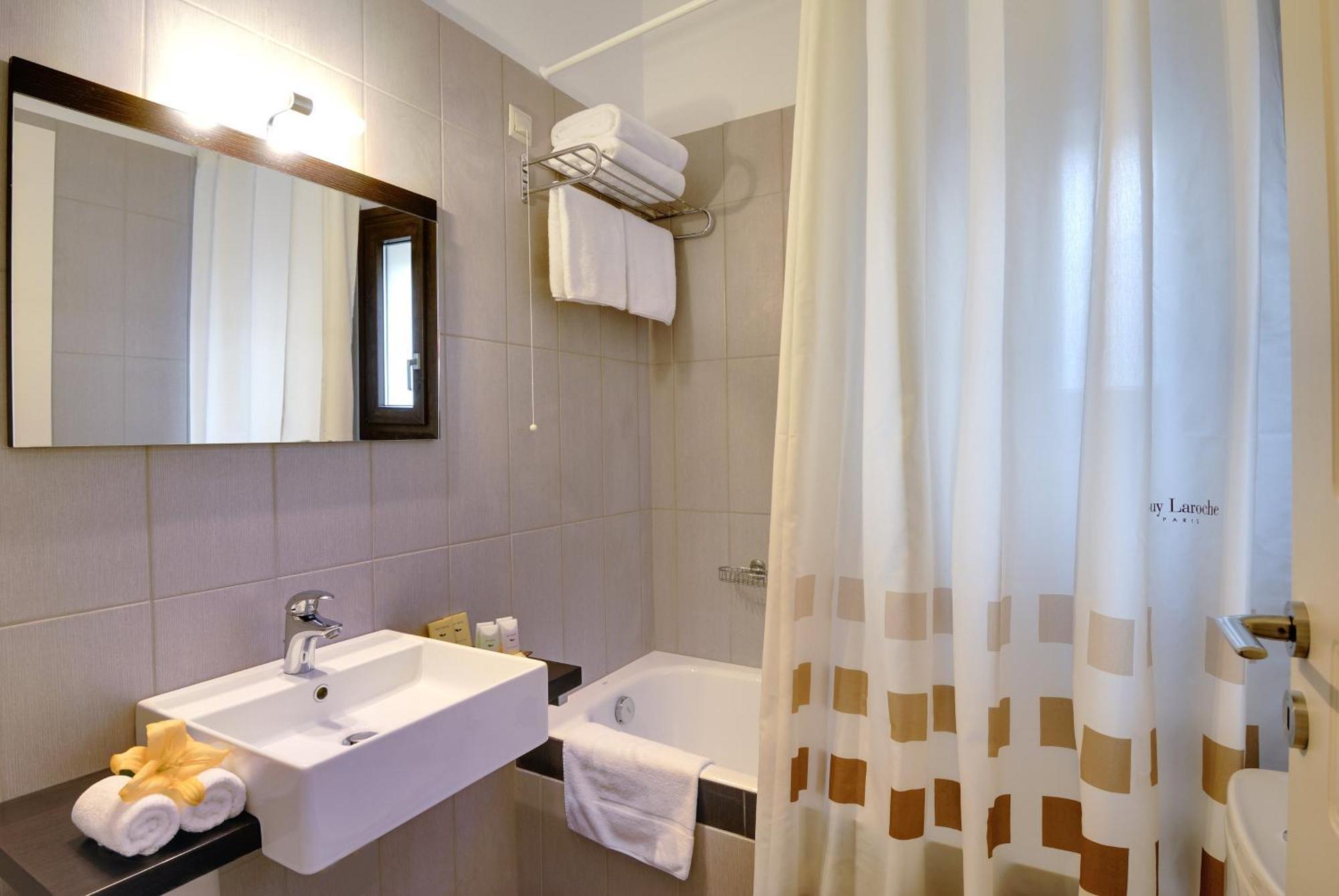 Byzantinon Hotel Leonídion Dış mekan fotoğraf
