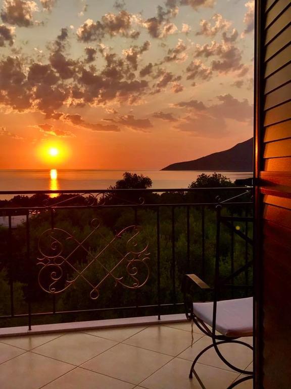 Byzantinon Hotel Leonídion Dış mekan fotoğraf